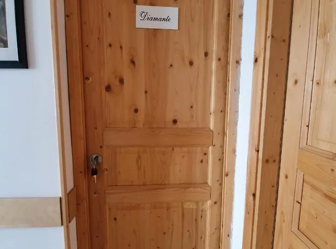 Palazzo San Vincenzo 3* سان جورجو أ كريمانو